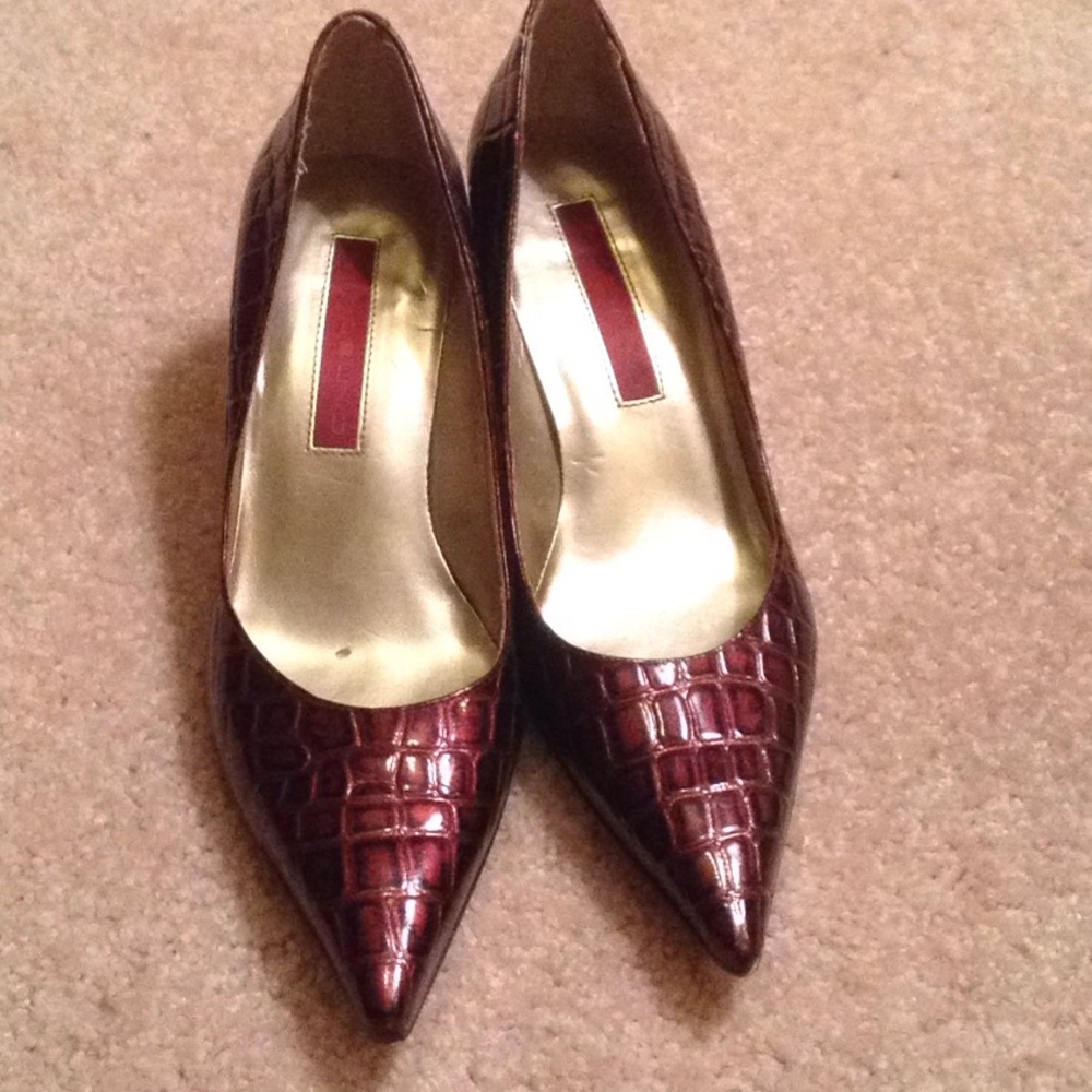 Women's snake skin heel